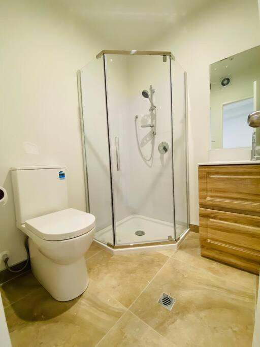 Otahuhu Town Centre Brand New Apartment 8B Auckland Esterno foto