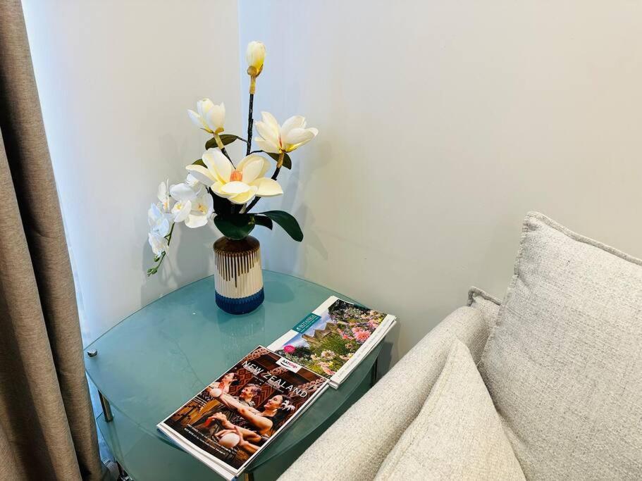 Otahuhu Town Centre Brand New Apartment 8B Auckland Esterno foto